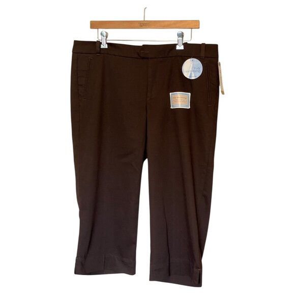Dockers Brown Mid Rise Curvy Capri Pants Women's Size 16 New NWT - Picture 1 of 11